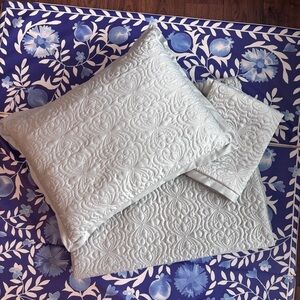 Reba Dillard’s Minty Green King Matelassé Coverlet w/ Sheen + 2 Pillow Shams Set